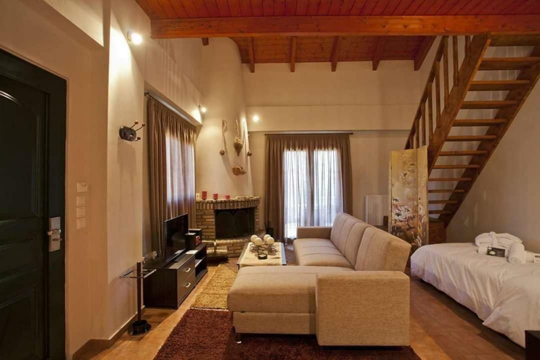 All Seasons Πέτρινες Παραδοσιακές Κατοικίες Kalavryta Luaran gambar
