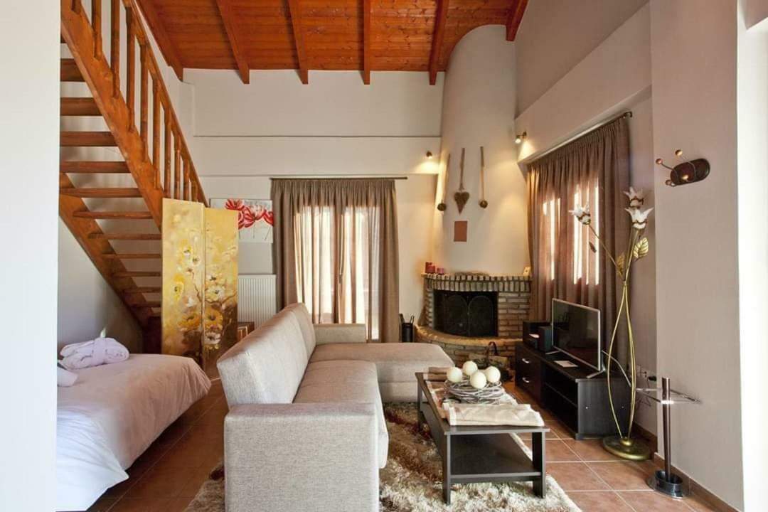 All Seasons Πέτρινες Παραδοσιακές Κατοικίες Kalavryta Luaran gambar